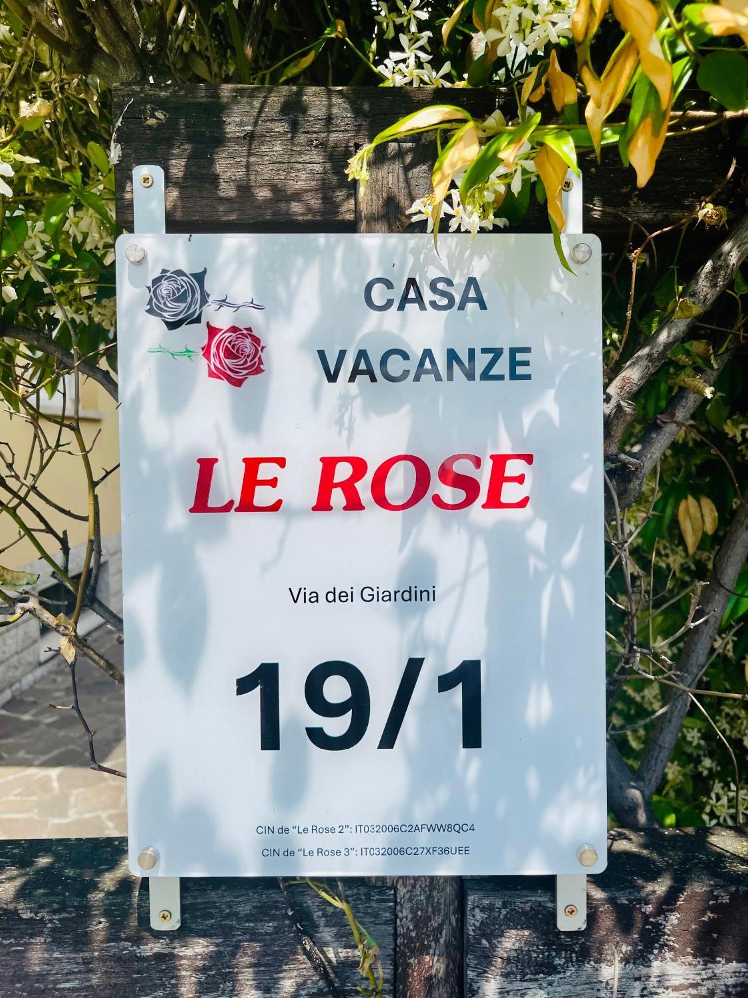Apartament Le Rose Triest Zewnętrze zdjęcie